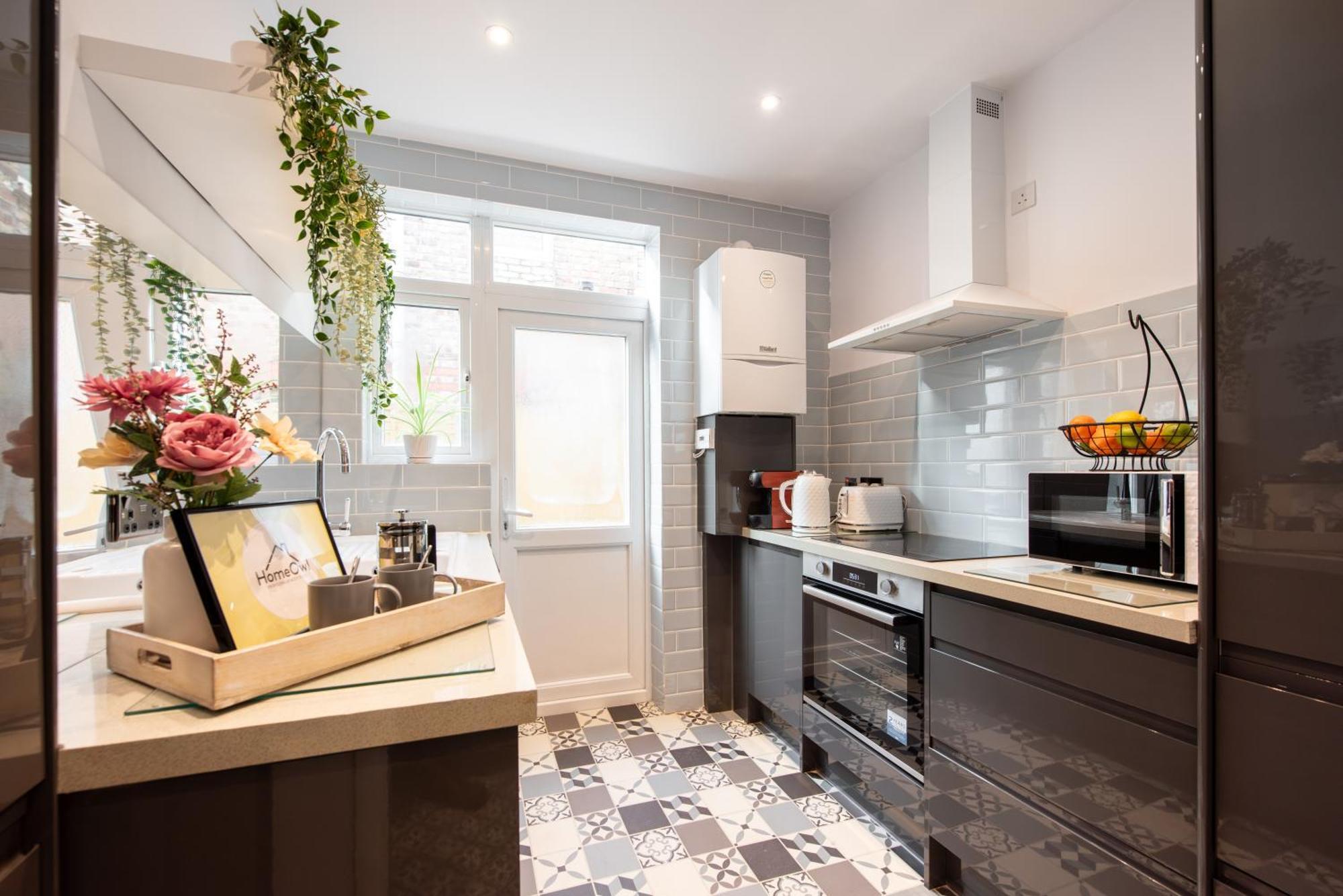 Victorian 2Br Apartment, King Beds, Fast Wifi, Near Shops, Cafes & Transport, E17 Londres Extérieur photo