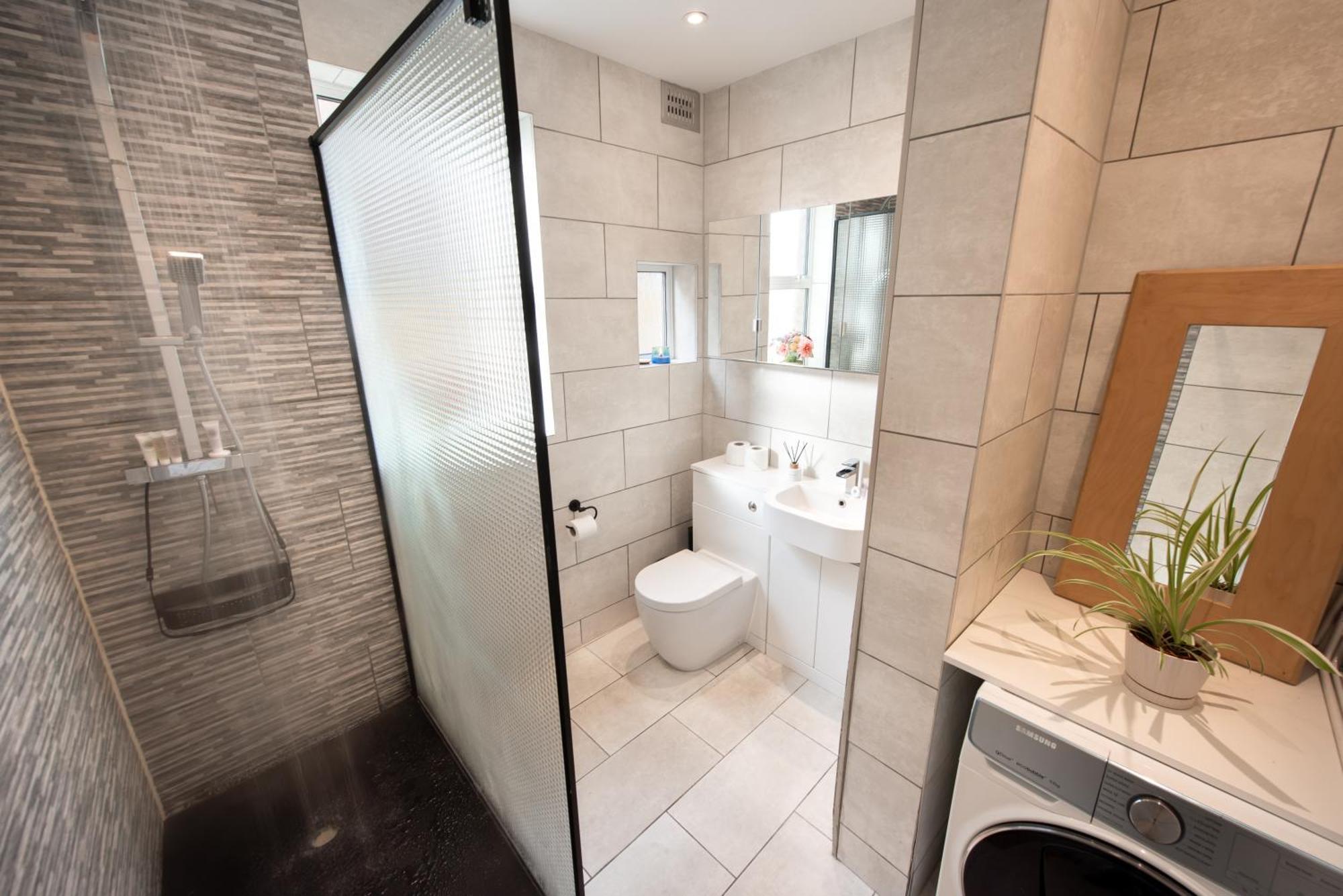Victorian 2Br Apartment, King Beds, Fast Wifi, Near Shops, Cafes & Transport, E17 Londres Extérieur photo