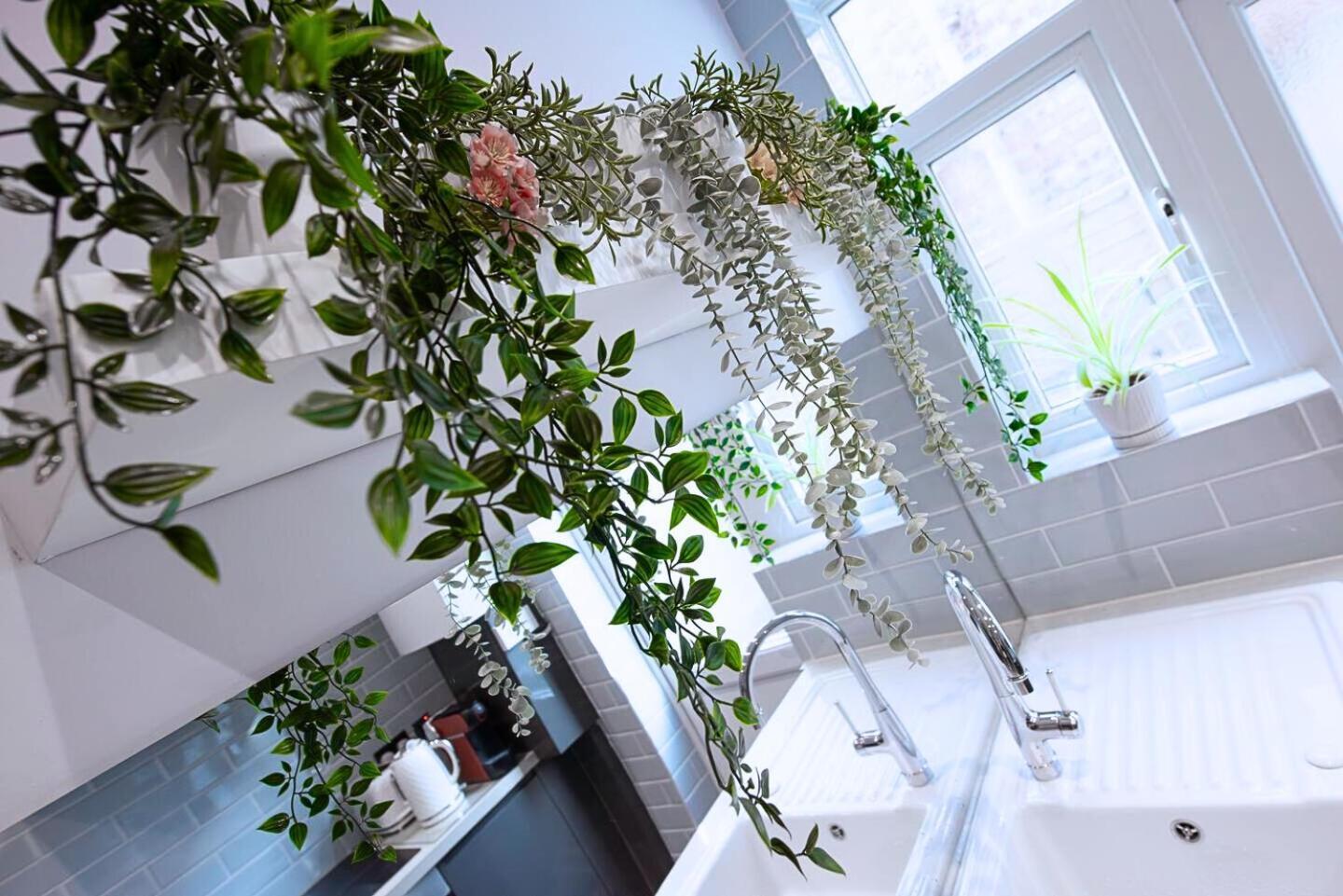 Victorian 2Br Apartment, King Beds, Fast Wifi, Near Shops, Cafes & Transport, E17 Londres Extérieur photo